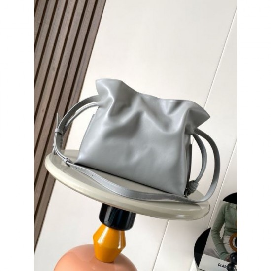 2025FW LOEWE Women's Tote Bag Highly Rated Brand Used by Celebrities