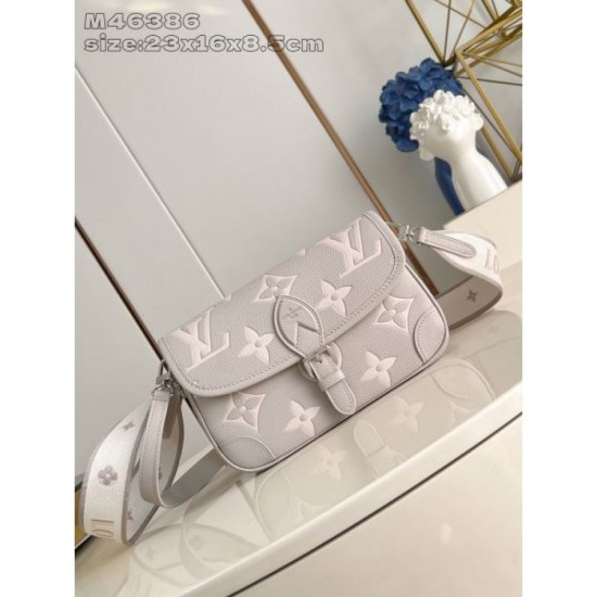 2025SS Shoulder Bag LOUIS VUITTON Louis Vuitton Very popular and not available in Japan