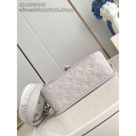 2025SS Shoulder Bag LOUIS VUITTON Louis Vuitton Very popular and not available in Japan