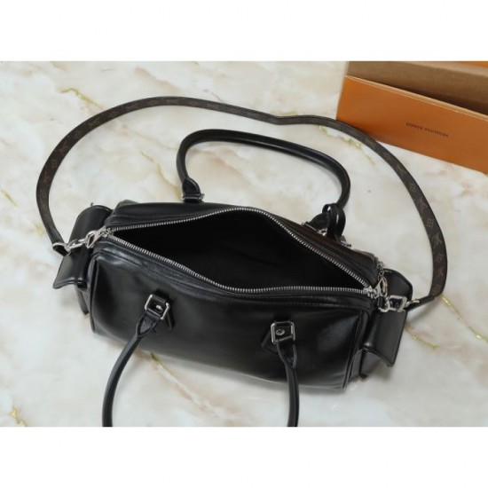 LOUIS VUITTON 2025FW New Large Capacity Tote Bag Exudes Luxury Perfect for commuting to work or school LOUIS VUITTON 2025FW New Large Capacity Tote Bag Exudes Luxury Perfect for commuting to work or school