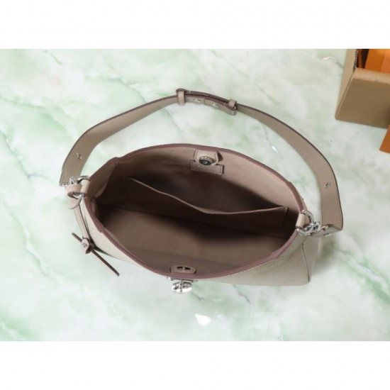 2025FW LOUIS VUITTON Louis Vuitton Women's Tote Bag High-sensitivity design that attracts attention from the feet