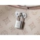 2025FW LOUIS VUITTON Louis Vuitton Women's Tote Bag High-sensitivity design that attracts attention from the feet
