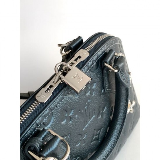 2025FW LOUIS VUITTON Louis Vuitton Women's Tote Bag Attractive design that looks great even in casual wear