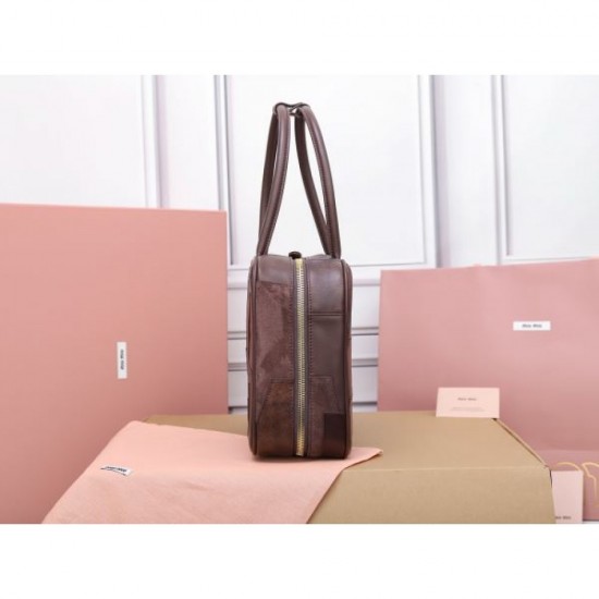 MIU MIU Miu Miu 2025FW New Elegant Tote Bag Luxury Stylish Popular MIU MIU Miu Miu 2025FW New Elegant Tote Bag Luxury Stylish Popular