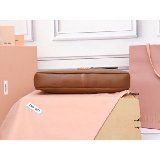 MIU MIU Miu Miu 2025FW New Popular Tote Bag Women's Luxury Large Capacity MIU MIU Miu Miu 2025FW New Popular Tote Bag Women's Luxury Large Capacity