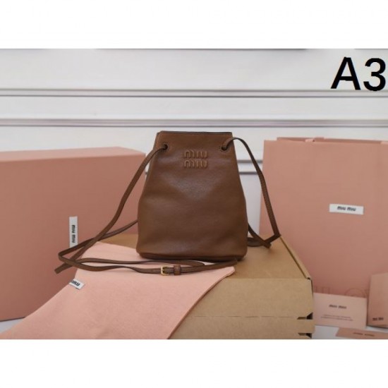 MIU MIU Miu Miu 2025FW New Elegant Backpack Women's Luxury Popular Item MIU MIU Miu Miu 2025FW New Elegant Backpack Women's Luxury Popular Item