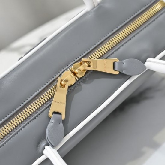 2025FW MIU MIU Women's tote bag Latest sale that is very popular this winter