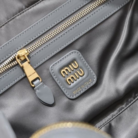 2025FW MIU MIU Women's tote bag Latest sale that is very popular this winter