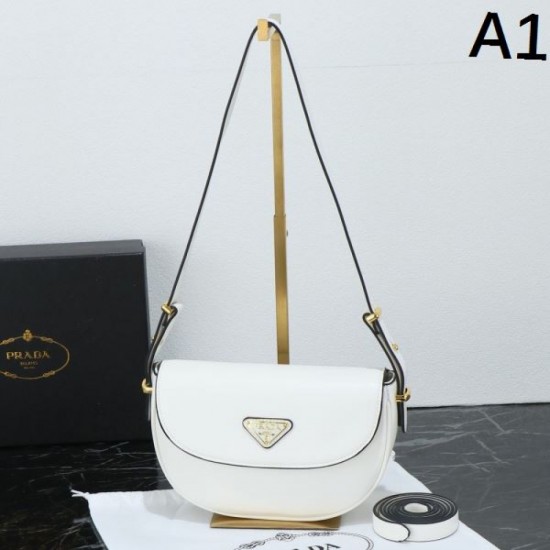PRADA 2025FW New Large Capacity Shoulder Bag Exudes Luxury Perfect for commuting to work or school PRADA 2025FW New Large Capacity Shoulder Bag Exudes Luxury Perfect for commuting to work or school