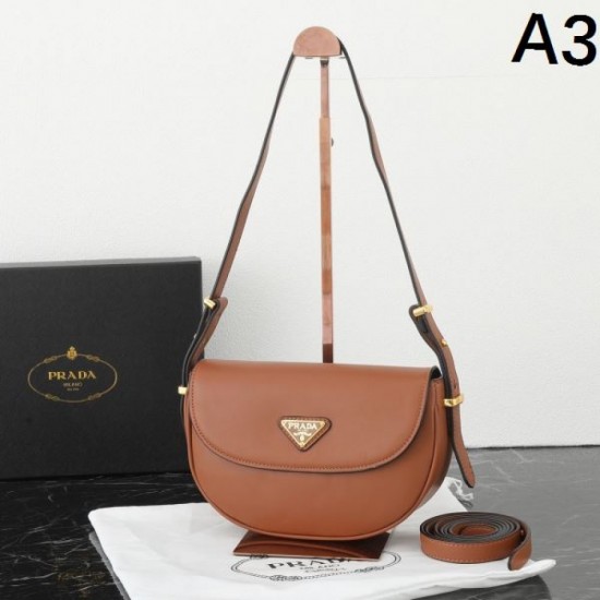 PRADA 2025FW New Large Capacity Shoulder Bag Exudes Luxury Perfect for commuting to work or school PRADA 2025FW New Large Capacity Shoulder Bag Exudes Luxury Perfect for commuting to work or school
