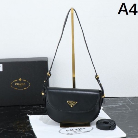 PRADA 2025FW New Large Capacity Shoulder Bag Exudes Luxury Perfect for commuting to work or school PRADA 2025FW New Large Capacity Shoulder Bag Exudes Luxury Perfect for commuting to work or school