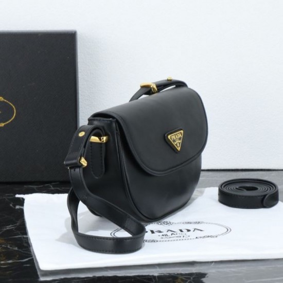 PRADA 2025FW New Large Capacity Shoulder Bag Exudes Luxury Perfect for commuting to work or school PRADA 2025FW New Large Capacity Shoulder Bag Exudes Luxury Perfect for commuting to work or school