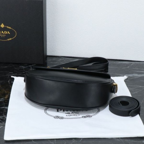 PRADA 2025FW New Large Capacity Shoulder Bag Exudes Luxury Perfect for commuting to work or school PRADA 2025FW New Large Capacity Shoulder Bag Exudes Luxury Perfect for commuting to work or school