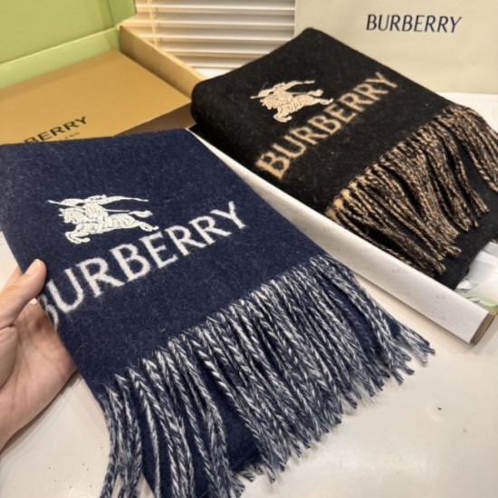 2025FW Scarf BURBERRY A sophisticated item that is currently gaining attention.