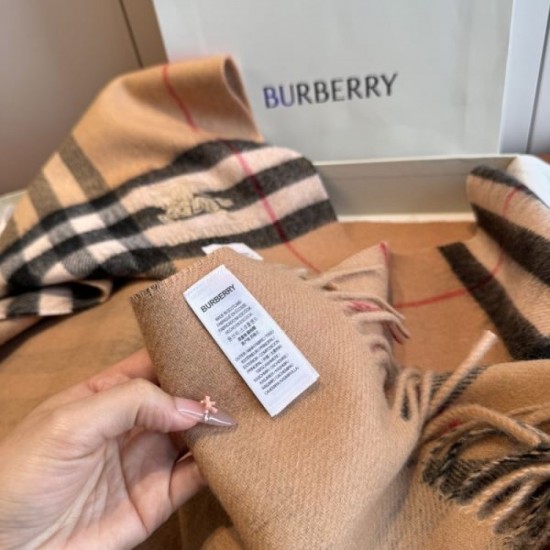 2025FW Scarf BURBERRY Popular item that anticipates Burberry fall/winter trends