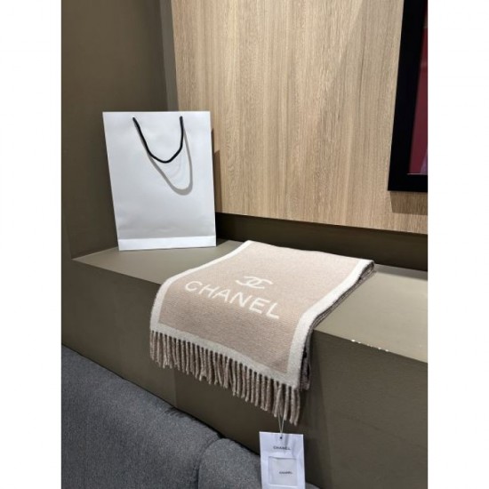 2025FW Scarf CHANEL A piece that completes the elegant style of adults