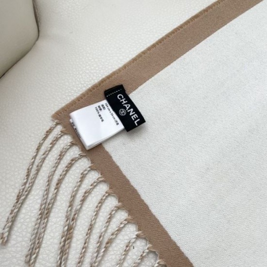 2025FW Scarf CHANEL CHANEL Featured scarf that matches this season's trends