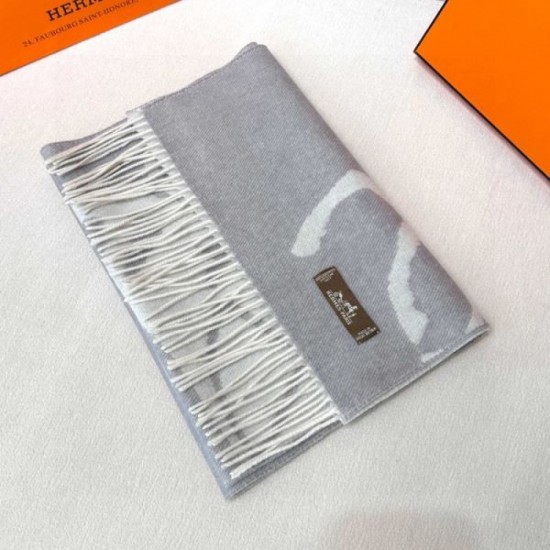 2025FW Scarf HERMES A mature piece that creates a casual elegance