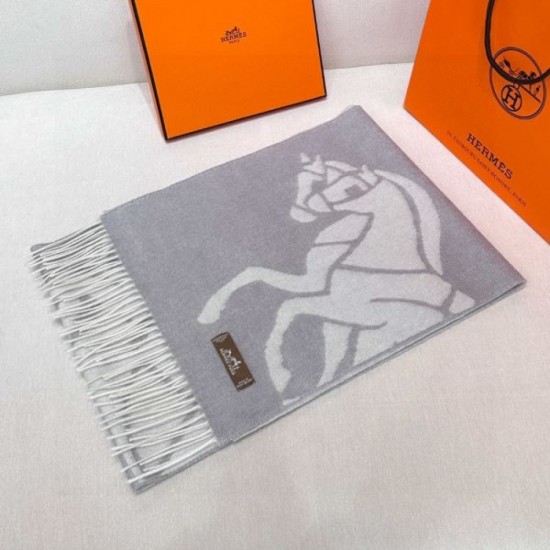 2025FW Scarf HERMES A mature piece that creates a casual elegance