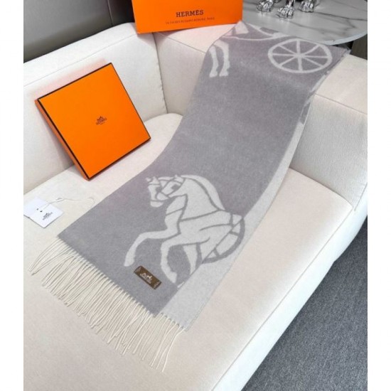 2025FW Scarf HERMES A mature piece that creates a casual elegance