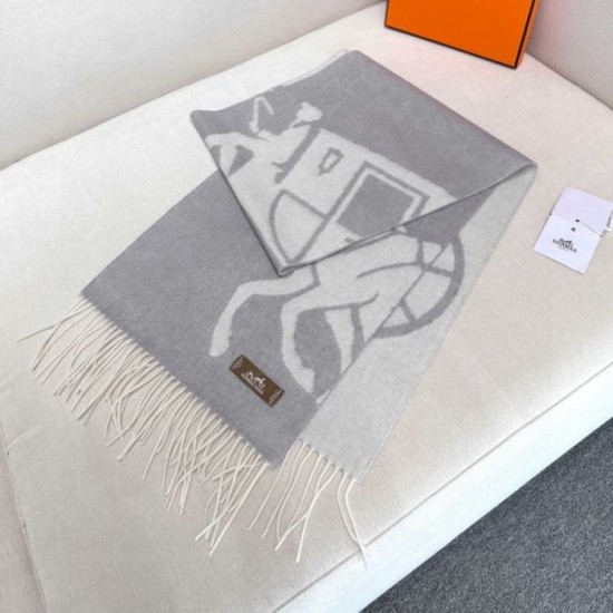 2025FW Scarf HERMES A mature piece that creates a casual elegance