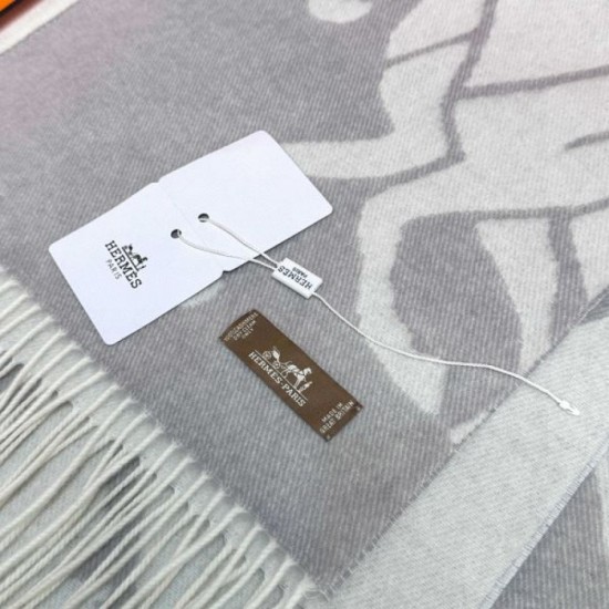 2025FW Scarf HERMES A mature piece that creates a casual elegance