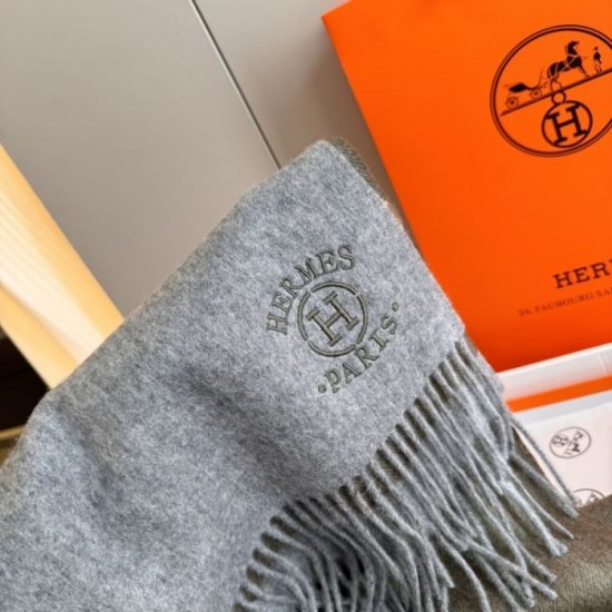 2025FW Scarf HERMES A must-have item for fashion connoisseurs