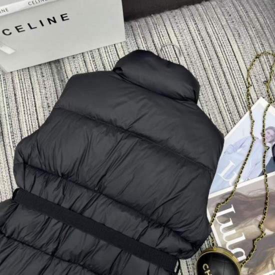 CELINE Down Vest 2025 New Autumn/Winter Popular brand that is getting a lot of attention this autumn CELINE Down Vest 2025 New Autumn/Winter Popular brand that is getting a lot of attention this autumn