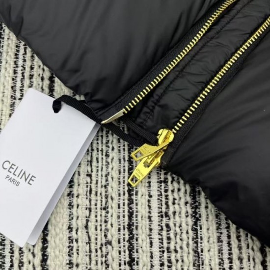 CELINE Down Vest 2025 New Autumn/Winter Popular brand that is getting a lot of attention this autumn CELINE Down Vest 2025 New Autumn/Winter Popular brand that is getting a lot of attention this autumn