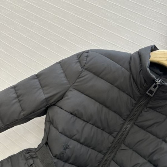 DIOR Down Jacket 2025 New Autumn/Winter A popular item that will elevate your classic fall style. DIOR Down Jacket 2025 New Autumn/Winter A popular item that will elevate your classic fall style.