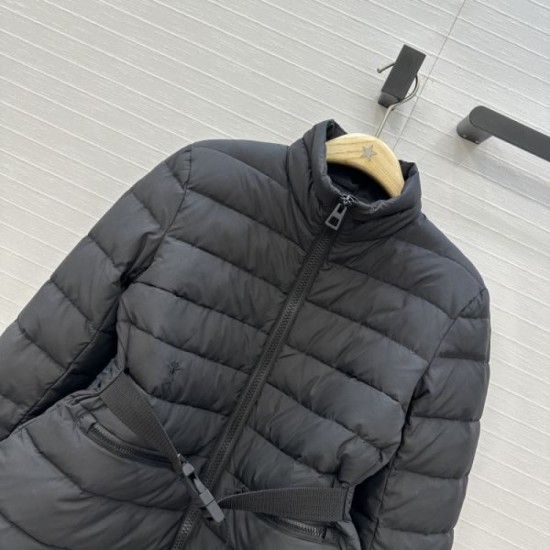 DIOR Down Jacket 2025 New Autumn/Winter A popular item that will elevate your classic fall style. DIOR Down Jacket 2025 New Autumn/Winter A popular item that will elevate your classic fall style.
