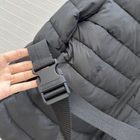 DIOR Down Jacket 2025 New Autumn/Winter A popular item that will elevate your classic fall style. DIOR Down Jacket 2025 New Autumn/Winter A popular item that will elevate your classic fall style.