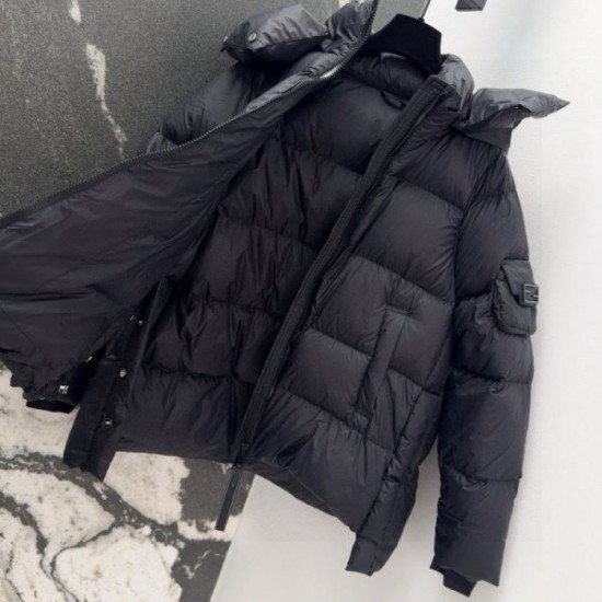 FENDI Down Jacket 2025 Fall/Winter New Featured Brand Featured in Many Magazines FENDI Down Jacket 2025 Fall/Winter New Featured Brand Featured in Many Magazines
