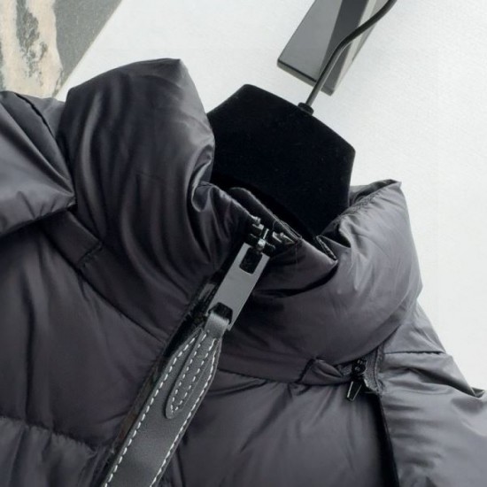 FENDI Down Jacket 2025 Fall/Winter New Featured Brand Featured in Many Magazines FENDI Down Jacket 2025 Fall/Winter New Featured Brand Featured in Many Magazines