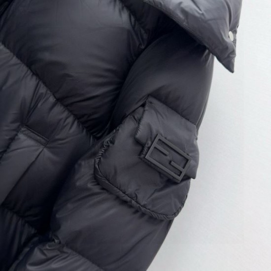 FENDI Down Jacket 2025 Fall/Winter New Featured Brand Featured in Many Magazines FENDI Down Jacket 2025 Fall/Winter New Featured Brand Featured in Many Magazines