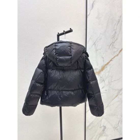 MONCLER Down jacket 2025 fall/winter new item The latest wear with a street feel MONCLER Down jacket 2025 fall/winter new item The latest wear with a street feel