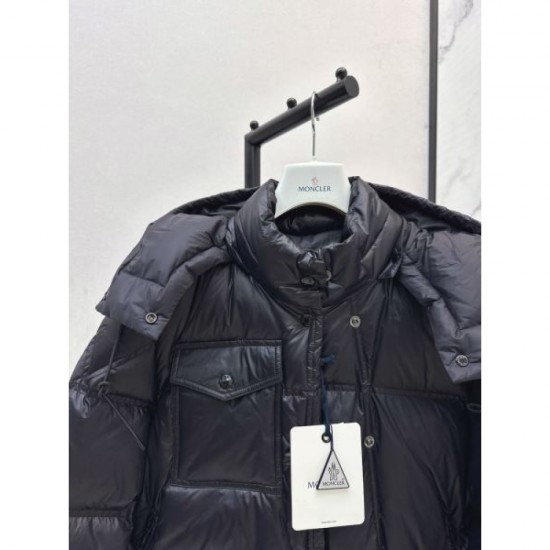 MONCLER Down jacket 2025 fall/winter new item The latest wear with a street feel MONCLER Down jacket 2025 fall/winter new item The latest wear with a street feel