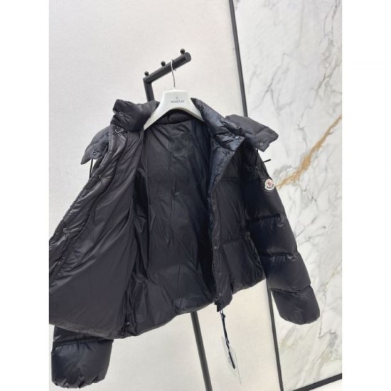 MONCLER Down jacket 2025 fall/winter new item The latest wear with a street feel MONCLER Down jacket 2025 fall/winter new item The latest wear with a street feel