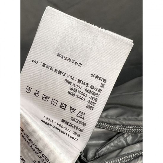 MONCLER Down Jacket 2025 New Autumn/Winter Popular Model Used by Celebrities and Entertainers MONCLER Down Jacket 2025 New Autumn/Winter Popular Model Used by Celebrities and Entertainers