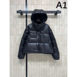 MONCLER Down Jacket 2025 New Autumn/Winter Style for a mature look