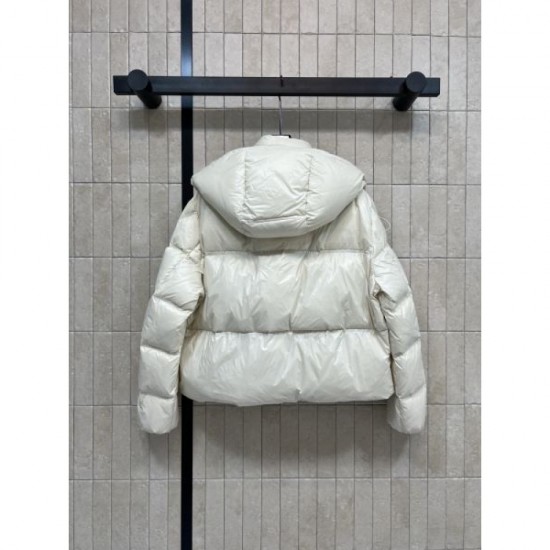 MONCLER Down Jacket 2025 New Autumn/Winter Style for a mature look MONCLER Down Jacket 2025 New Autumn/Winter Style for a mature look
