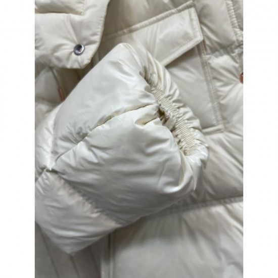 MONCLER Down Jacket 2025 New Autumn/Winter Style for a mature look MONCLER Down Jacket 2025 New Autumn/Winter Style for a mature look