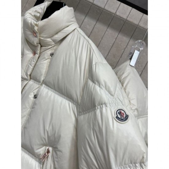 MONCLER Down Jacket 2025 New Autumn/Winter Style for a mature look MONCLER Down Jacket 2025 New Autumn/Winter Style for a mature look
