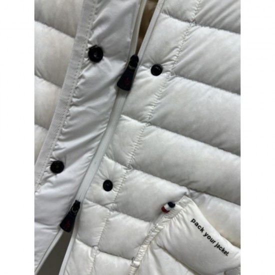 MONCLER Down Jacket 2025 Autumn/Winter New Featured New Item with a Seasonal Feel MONCLER Down Jacket 2025 Autumn/Winter New Featured New Item with a Seasonal Feel