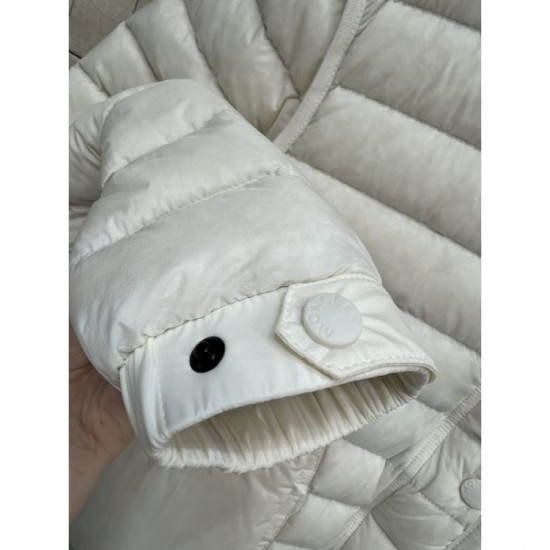 MONCLER Down Jacket 2025 Autumn/Winter New Featured New Item with a Seasonal Feel MONCLER Down Jacket 2025 Autumn/Winter New Featured New Item with a Seasonal Feel