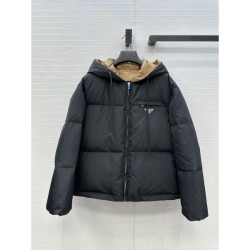 PRADA Down Jacket 2025 Autumn/Winter New Item, Featured by Overseas Celebrities