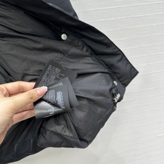 PRADA Down Jacket 2025 Autumn/Winter New Item This season's sure to be a hit! PRADA Down Jacket 2025 Autumn/Winter New Item This season's sure to be a hit!