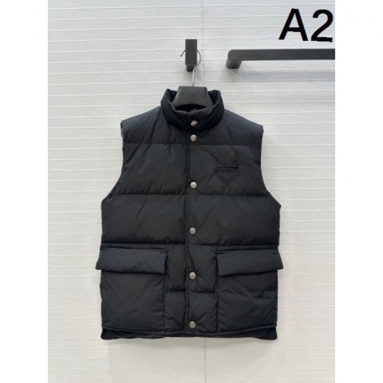 PRADA Down Vest New Fall/Winter 2025 Trendy item that can be used for fall style PRADA Down Vest New Fall/Winter 2025 Trendy item that can be used for fall style