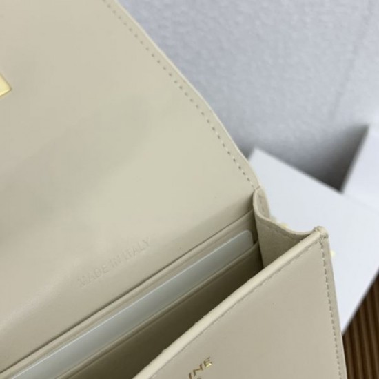 2025FW Bifold Wallet CELINE Celine Items you can enjoy to your heart's content this winter