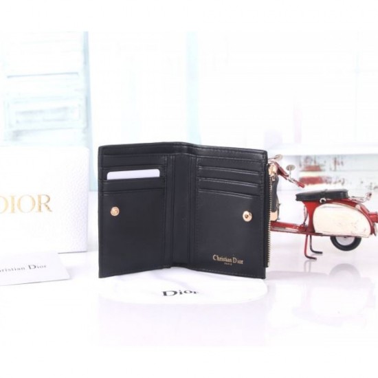 2025FW Bifold Wallet DIOR A must-see for Dior fans, the latest autumn/winter item
